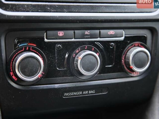 Чорний Фольксваген Гольф, об'ємом двигуна 1.6 л та пробігом 212 тис. км за 7400 $, фото 16 на Automoto.ua