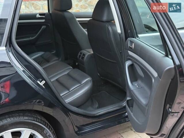 Чорний Фольксваген Гольф, об'ємом двигуна 1.39 л та пробігом 186 тис. км за 8200 $, фото 34 на Automoto.ua