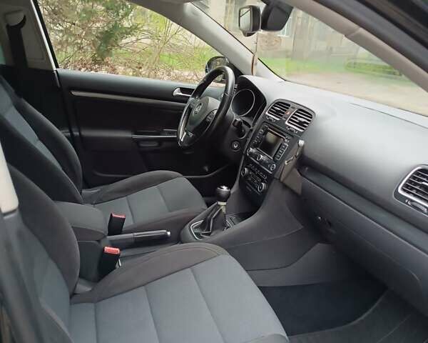 Черный Фольксваген Гольф, объемом двигателя 1.6 л и пробегом 360 тыс. км за 7600 $, фото 26 на Automoto.ua