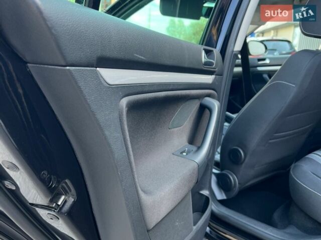 Чорний Фольксваген Гольф, об'ємом двигуна 0 л та пробігом 262 тис. км за 8450 $, фото 21 на Automoto.ua
