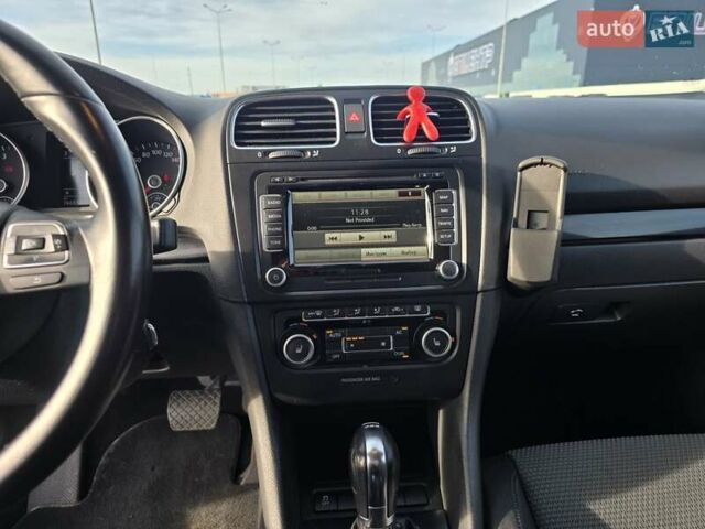 Чорний Фольксваген Гольф, об'ємом двигуна 2 л та пробігом 267 тис. км за 10400 $, фото 31 на Automoto.ua