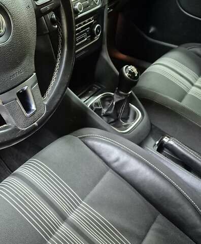 Черный Фольксваген Гольф, объемом двигателя 1.6 л и пробегом 250 тыс. км за 8500 $, фото 9 на Automoto.ua