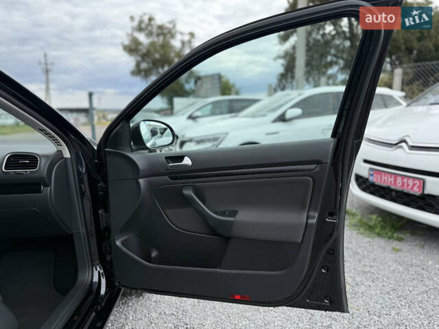 Черный Фольксваген Гольф, объемом двигателя 2 л и пробегом 200 тыс. км за 11900 $, фото 36 на Automoto.ua