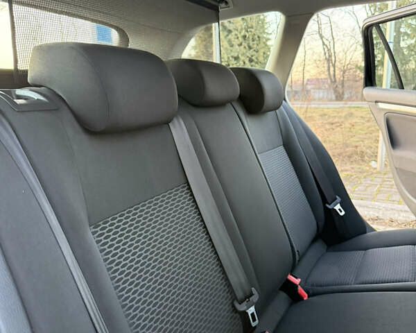 Черный Фольксваген Гольф, объемом двигателя 1.6 л и пробегом 277 тыс. км за 8200 $, фото 59 на Automoto.ua