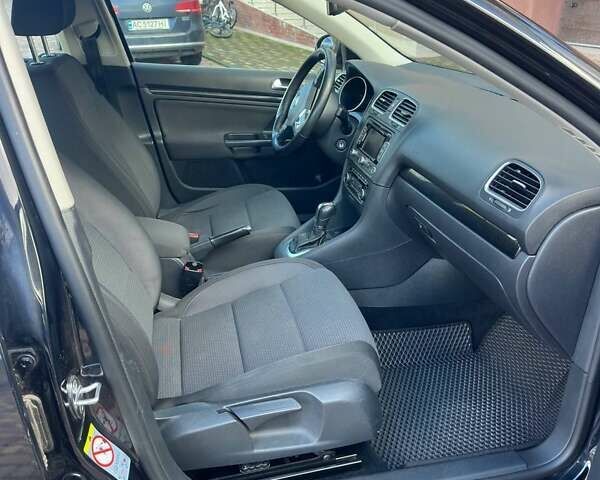 Черный Фольксваген Гольф, объемом двигателя 1.6 л и пробегом 276 тыс. км за 9200 $, фото 24 на Automoto.ua