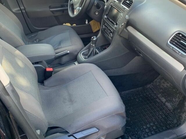 Черный Фольксваген Гольф, объемом двигателя 1.6 л и пробегом 220 тыс. км за 8300 $, фото 9 на Automoto.ua