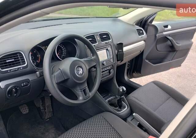 Черный Фольксваген Гольф, объемом двигателя 1.6 л и пробегом 237 тыс. км за 7900 $, фото 3 на Automoto.ua