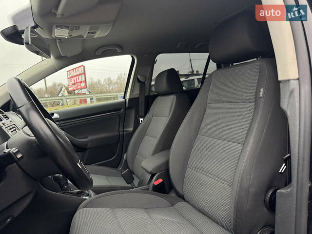 Черный Фольксваген Гольф, объемом двигателя 1.97 л и пробегом 233 тыс. км за 9999 $, фото 50 на Automoto.ua