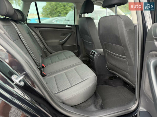 Черный Фольксваген Гольф, объемом двигателя 2 л и пробегом 200 тыс. км за 11900 $, фото 33 на Automoto.ua