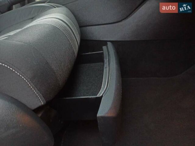 Чорний Фольксваген Гольф, об'ємом двигуна 1.6 л та пробігом 227 тис. км за 10400 $, фото 31 на Automoto.ua