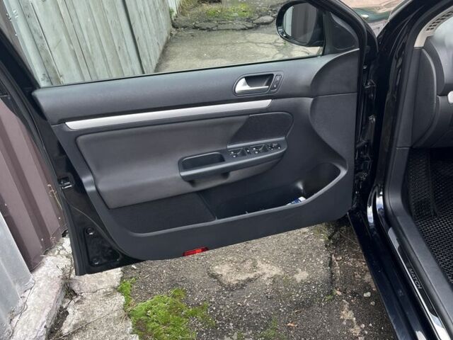 Чорний Фольксваген Гольф, об'ємом двигуна 1.6 л та пробігом 330 тис. км за 7650 $, фото 9 на Automoto.ua