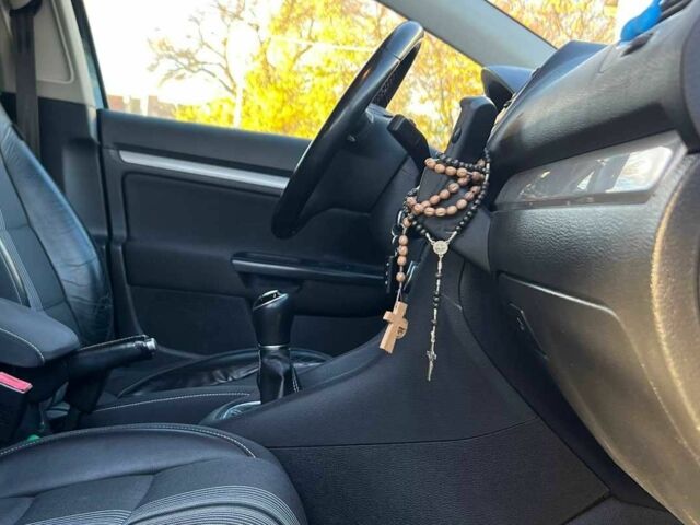 Черный Фольксваген Гольф, объемом двигателя 1.6 л и пробегом 250 тыс. км за 6000 $, фото 8 на Automoto.ua