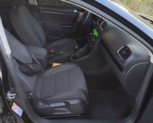 Черный Фольксваген Гольф, объемом двигателя 1.6 л и пробегом 260 тыс. км за 7899 $, фото 2 на Automoto.ua