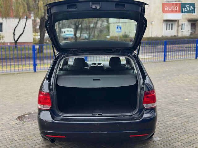 Черный Фольксваген Гольф, объемом двигателя 1.6 л и пробегом 325 тыс. км за 7300 $, фото 22 на Automoto.ua