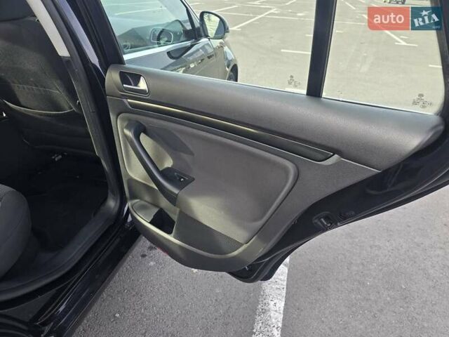 Чорний Фольксваген Гольф, об'ємом двигуна 2 л та пробігом 267 тис. км за 10400 $, фото 26 на Automoto.ua