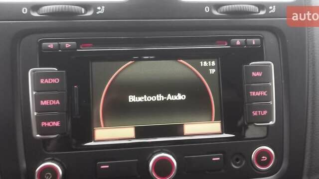 Чорний Фольксваген Гольф, об'ємом двигуна 1.39 л та пробігом 225 тис. км за 8500 $, фото 10 на Automoto.ua