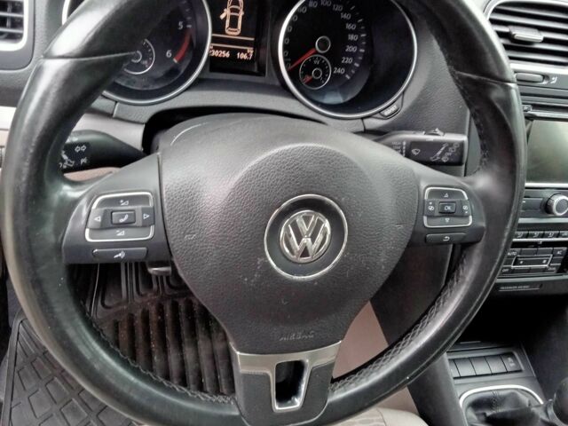 Черный Фольксваген Гольф, объемом двигателя 1.6 л и пробегом 232 тыс. км за 8450 $, фото 6 на Automoto.ua