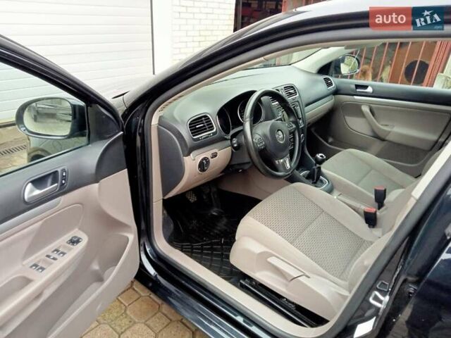 Черный Фольксваген Гольф, объемом двигателя 1.6 л и пробегом 232 тыс. км за 8450 $, фото 11 на Automoto.ua