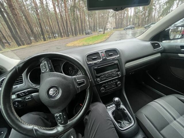 Черный Фольксваген Гольф, объемом двигателя 1.6 л и пробегом 257 тыс. км за 7950 $, фото 5 на Automoto.ua