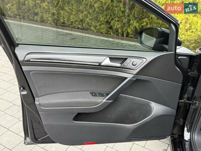 Черный Фольксваген Гольф, объемом двигателя 2 л и пробегом 245 тыс. км за 11700 $, фото 45 на Automoto.ua