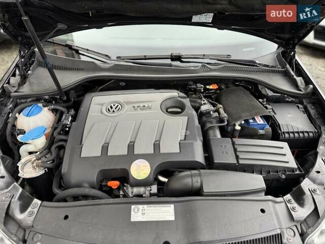 Черный Фольксваген Гольф, объемом двигателя 1.6 л и пробегом 207 тыс. км за 9300 $, фото 56 на Automoto.ua