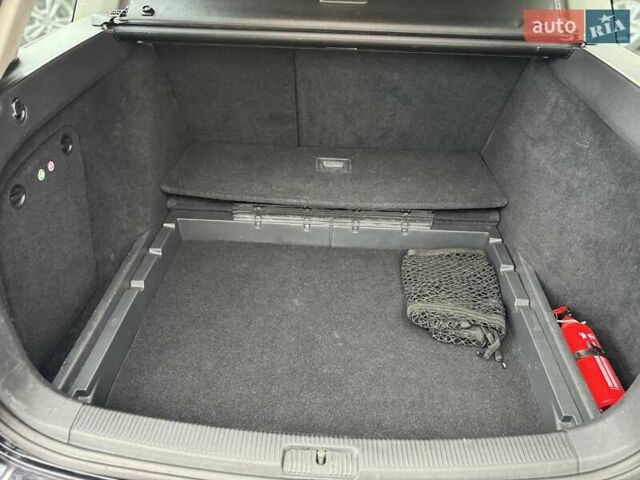 Черный Фольксваген Гольф, объемом двигателя 1.6 л и пробегом 207 тыс. км за 9300 $, фото 40 на Automoto.ua