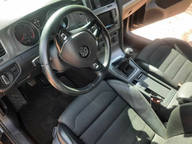 Чорний Фольксваген Гольф, об'ємом двигуна 1.6 л та пробігом 260 тис. км за 8799 $, фото 9 на Automoto.ua