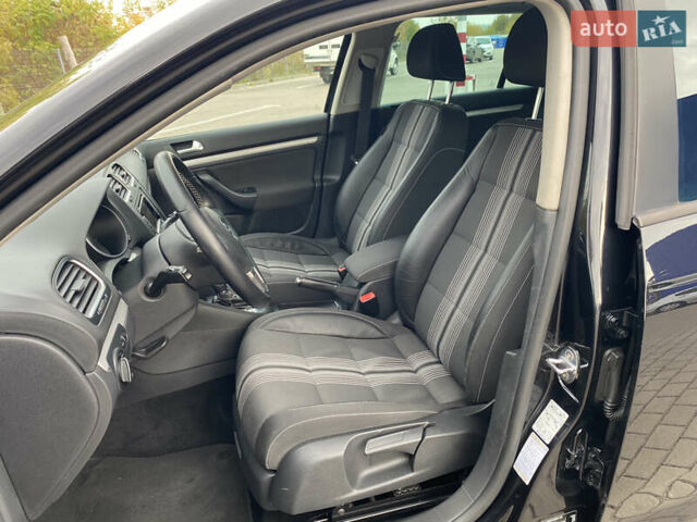 Черный Фольксваген Гольф, объемом двигателя 1.97 л и пробегом 233 тыс. км за 10190 $, фото 24 на Automoto.ua