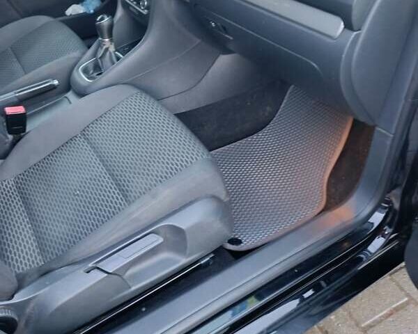 Черный Фольксваген Гольф, объемом двигателя 1.6 л и пробегом 230 тыс. км за 8500 $, фото 8 на Automoto.ua