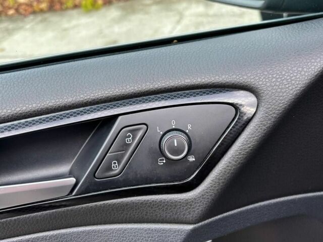 Черный Фольксваген Гольф, объемом двигателя 2 л и пробегом 196 тыс. км за 12800 $, фото 8 на Automoto.ua