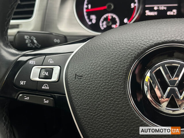 Черный Фольксваген Гольф, объемом двигателя 1.6 л и пробегом 246 тыс. км за 10300 $, фото 12 на Automoto.ua