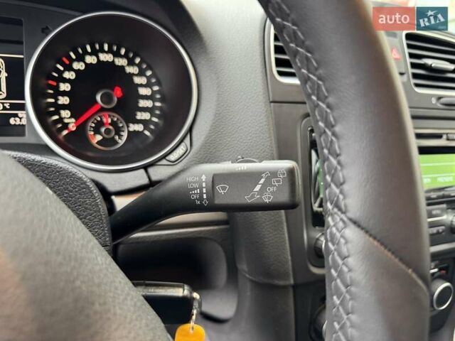 Черный Фольксваген Гольф, объемом двигателя 1.6 л и пробегом 207 тыс. км за 9300 $, фото 25 на Automoto.ua