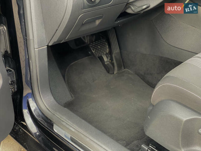 Черный Фольксваген Гольф, объемом двигателя 1.97 л и пробегом 233 тыс. км за 10190 $, фото 23 на Automoto.ua