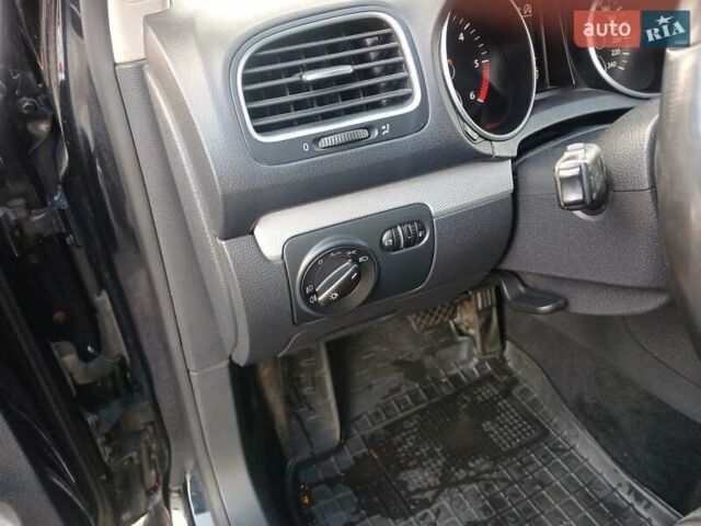 Черный Фольксваген Гольф, объемом двигателя 1.6 л и пробегом 266 тыс. км за 8600 $, фото 23 на Automoto.ua