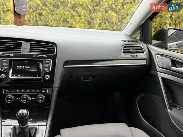 Черный Фольксваген Гольф, объемом двигателя 2 л и пробегом 245 тыс. км за 11700 $, фото 36 на Automoto.ua