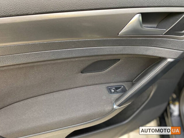 Черный Фольксваген Гольф, объемом двигателя 1.6 л и пробегом 290 тыс. км за 13199 $, фото 23 на Automoto.ua