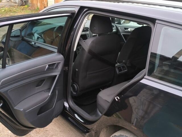 Черный Фольксваген Гольф, объемом двигателя 1.2 л и пробегом 273 тыс. км за 9300 $, фото 8 на Automoto.ua