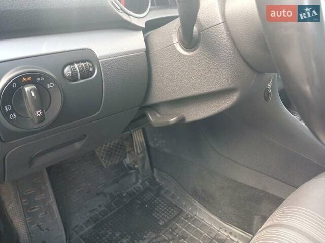 Черный Фольксваген Гольф, объемом двигателя 1.6 л и пробегом 266 тыс. км за 8600 $, фото 41 на Automoto.ua