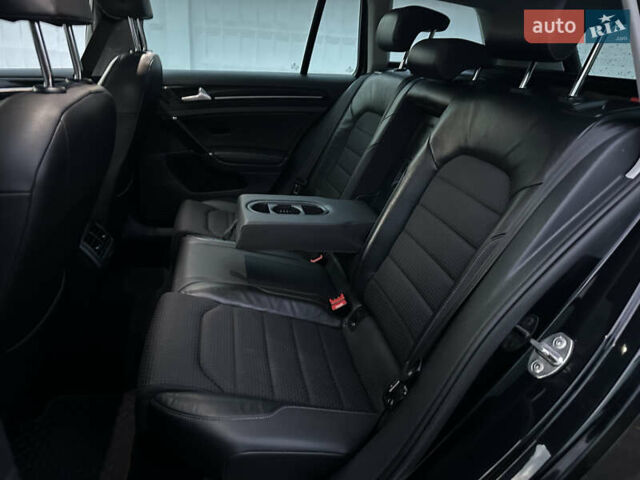 Черный Фольксваген Гольф, объемом двигателя 0 л и пробегом 245 тыс. км за 13200 $, фото 17 на Automoto.ua