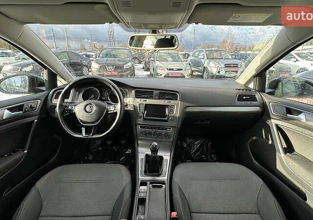 Черный Фольксваген Гольф, объемом двигателя 1.6 л и пробегом 189 тыс. км за 11500 $, фото 23 на Automoto.ua