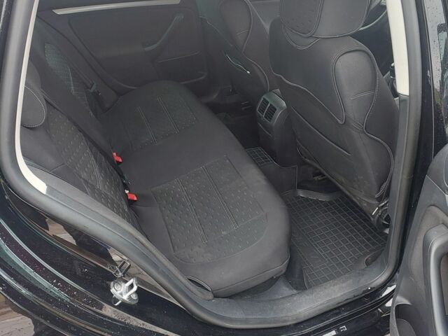 Черный Фольксваген Гольф, объемом двигателя 2 л и пробегом 257 тыс. км за 9250 $, фото 5 на Automoto.ua