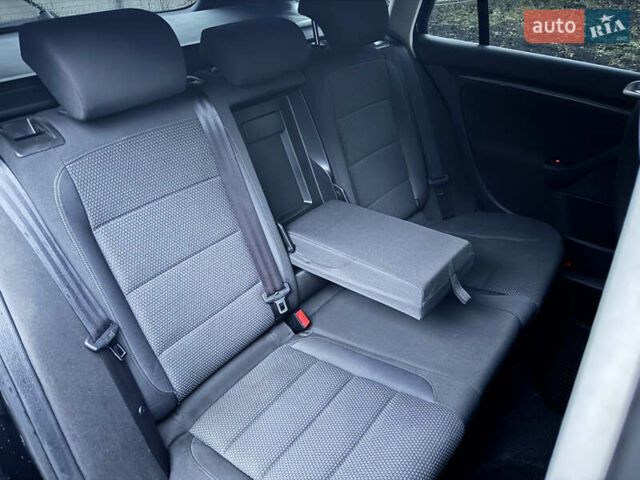 Черный Фольксваген Гольф, объемом двигателя 1.6 л и пробегом 276 тыс. км за 8999 $, фото 21 на Automoto.ua