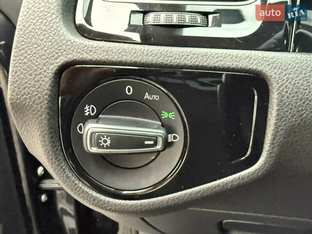 Черный Фольксваген Гольф, объемом двигателя 2 л и пробегом 245 тыс. км за 11700 $, фото 48 на Automoto.ua