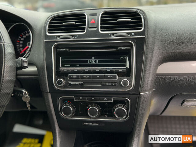 Черный Фольксваген Гольф, объемом двигателя 1.6 л и пробегом 267 тыс. км за 9600 $, фото 10 на Automoto.ua