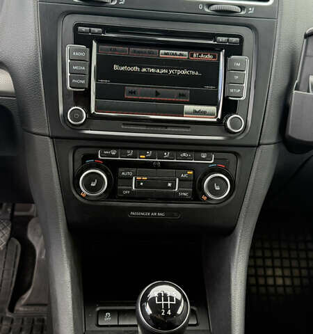 Черный Фольксваген Гольф, объемом двигателя 1.6 л и пробегом 279 тыс. км за 8400 $, фото 15 на Automoto.ua