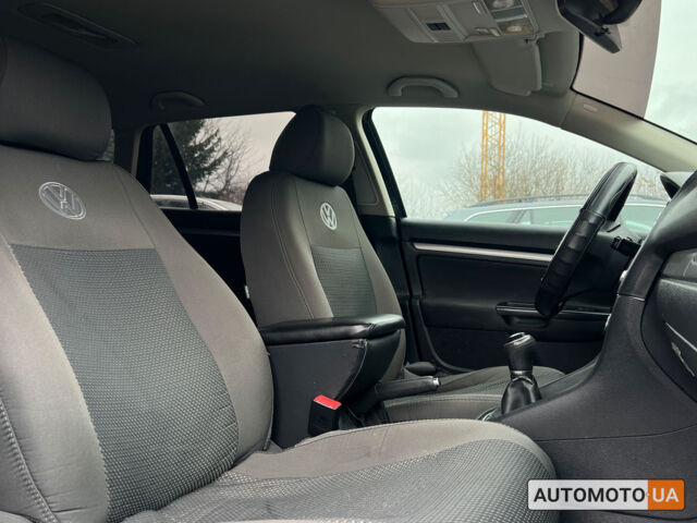 Черный Фольксваген Гольф, объемом двигателя 1.6 л и пробегом 267 тыс. км за 9600 $, фото 8 на Automoto.ua