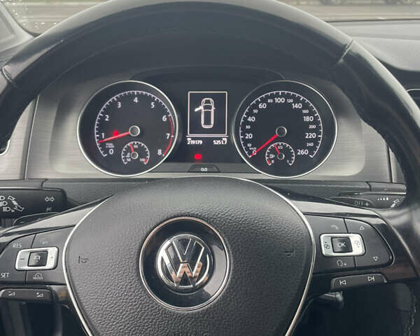 Черный Фольксваген Гольф, объемом двигателя 1.4 л и пробегом 220 тыс. км за 9500 $, фото 20 на Automoto.ua