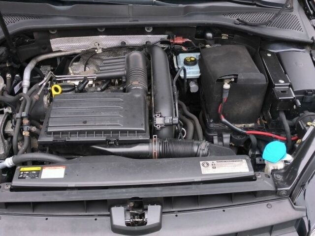 Черный Фольксваген Гольф, объемом двигателя 1.2 л и пробегом 273 тыс. км за 9300 $, фото 12 на Automoto.ua