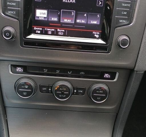 Черный Фольксваген Гольф, объемом двигателя 1.2 л и пробегом 273 тыс. км за 9300 $, фото 16 на Automoto.ua