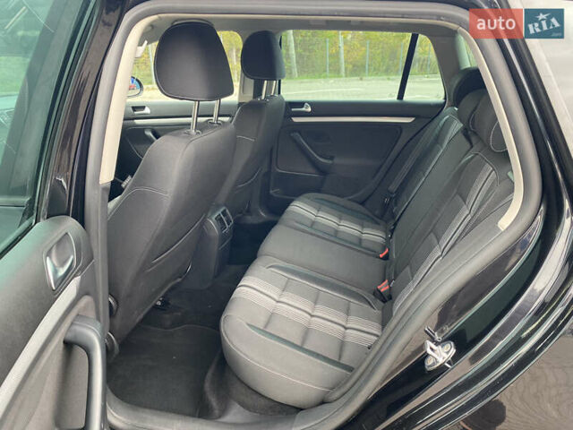 Черный Фольксваген Гольф, объемом двигателя 1.97 л и пробегом 233 тыс. км за 10190 $, фото 33 на Automoto.ua